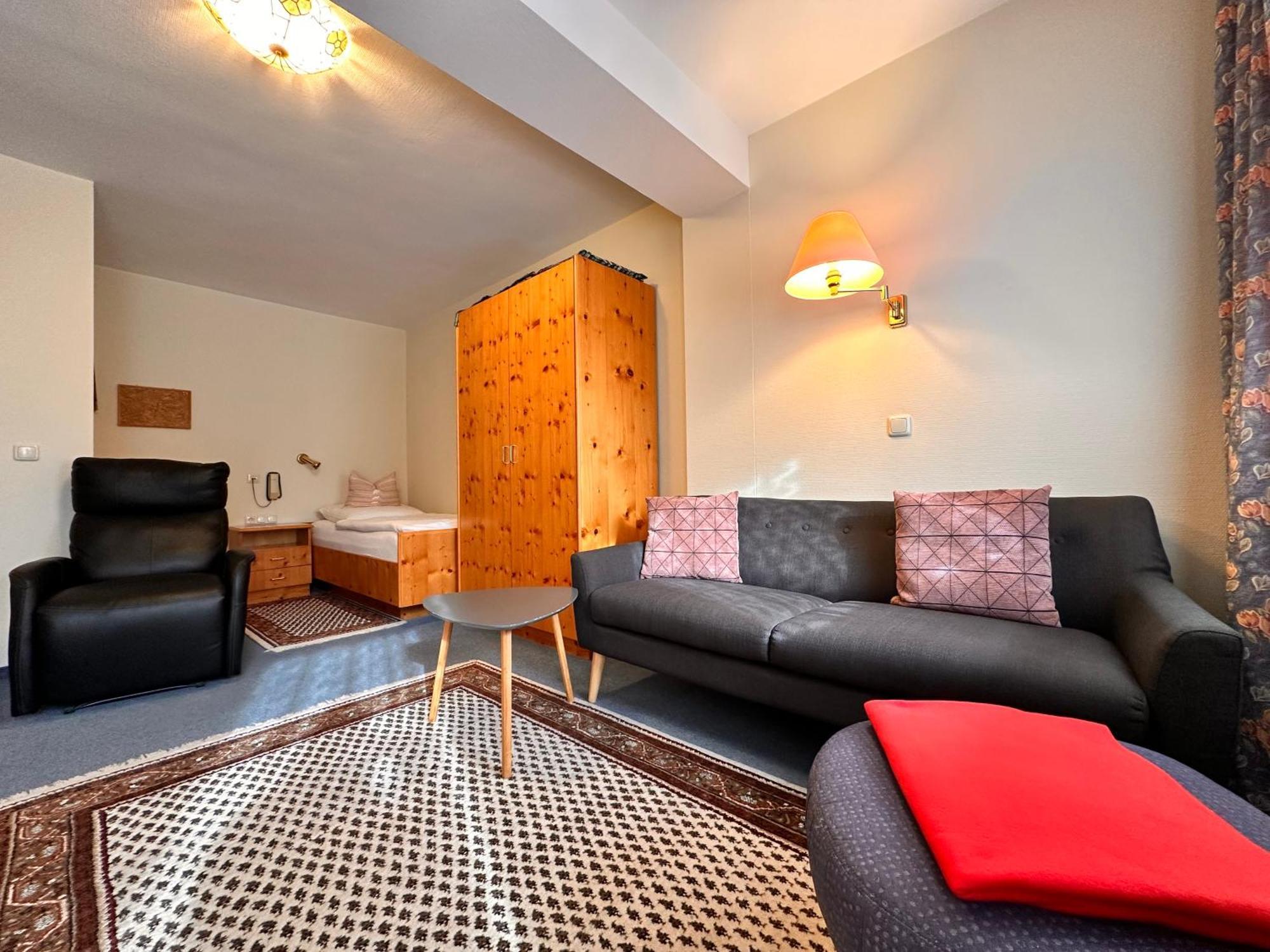 Pension Zum Loewen, Parkplatz, Fruehstueck, Wlan, Zentral Бад-Штебен Екстер'єр фото
