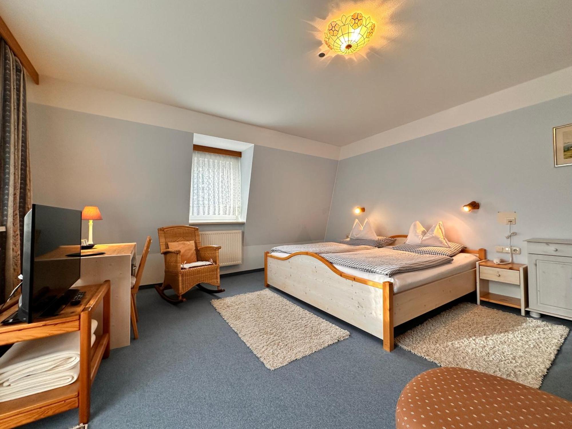 Pension Zum Loewen, Parkplatz, Fruehstueck, Wlan, Zentral Бад-Штебен Екстер'єр фото