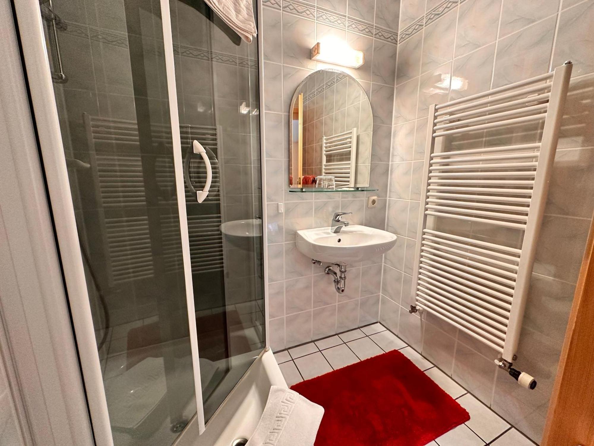Pension Zum Loewen, Parkplatz, Fruehstueck, Wlan, Zentral Бад-Штебен Екстер'єр фото