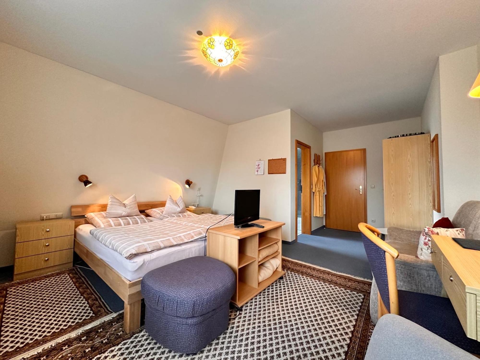 Pension Zum Loewen, Parkplatz, Fruehstueck, Wlan, Zentral Бад-Штебен Екстер'єр фото