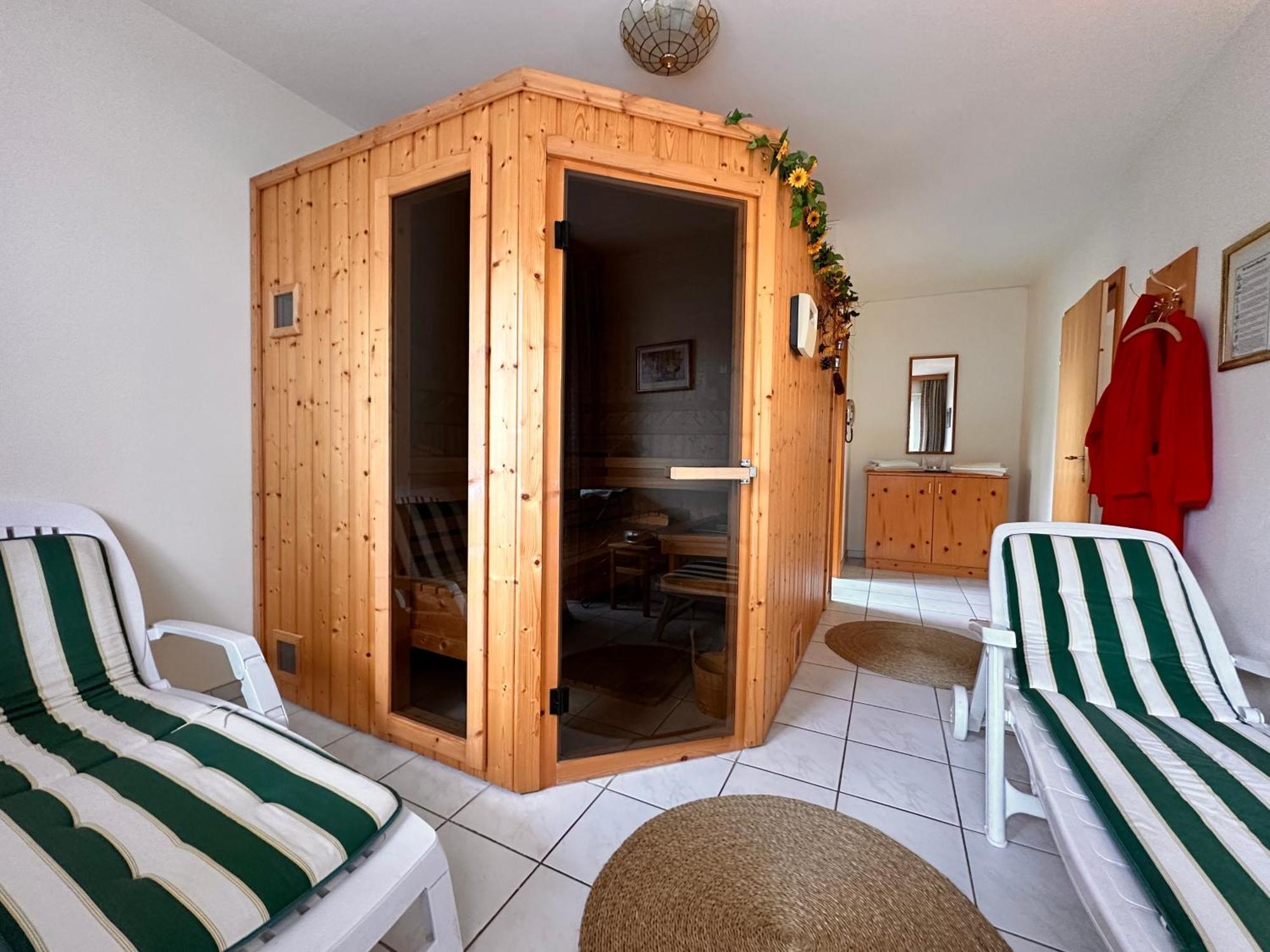 Pension Zum Loewen, Parkplatz, Fruehstueck, Wlan, Zentral Бад-Штебен Екстер'єр фото